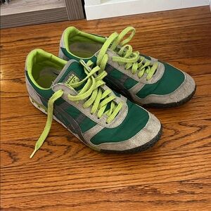 Onitsuka Tiger Sneakers men size 6.5 Green with neon green laces